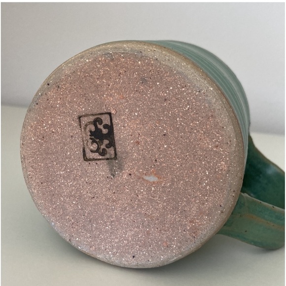 Rustic Handmade Studio Pottery Mug Green
Ombré Ridged design Large coffee cup - Picture 7 of 8